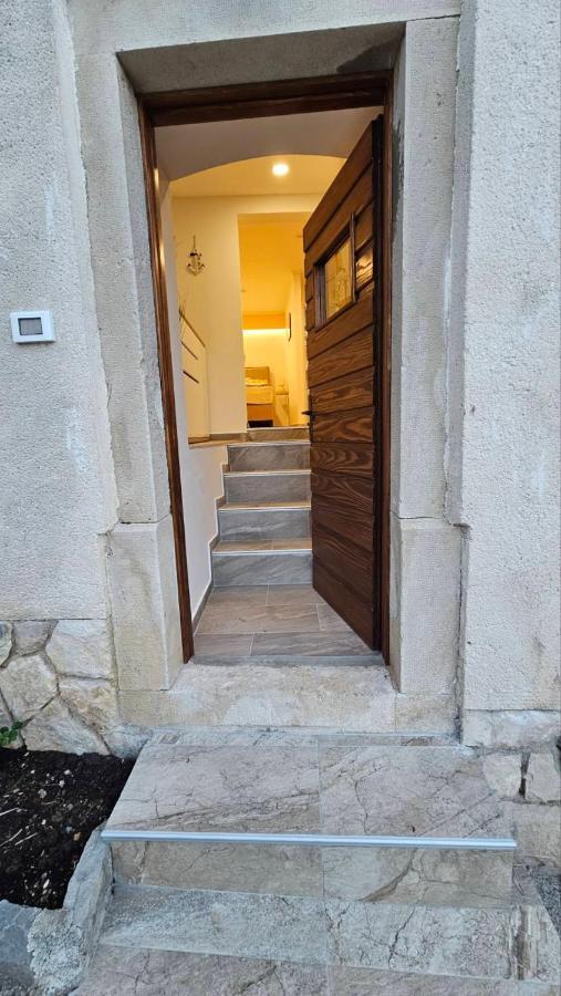 Sabi2 Apartment